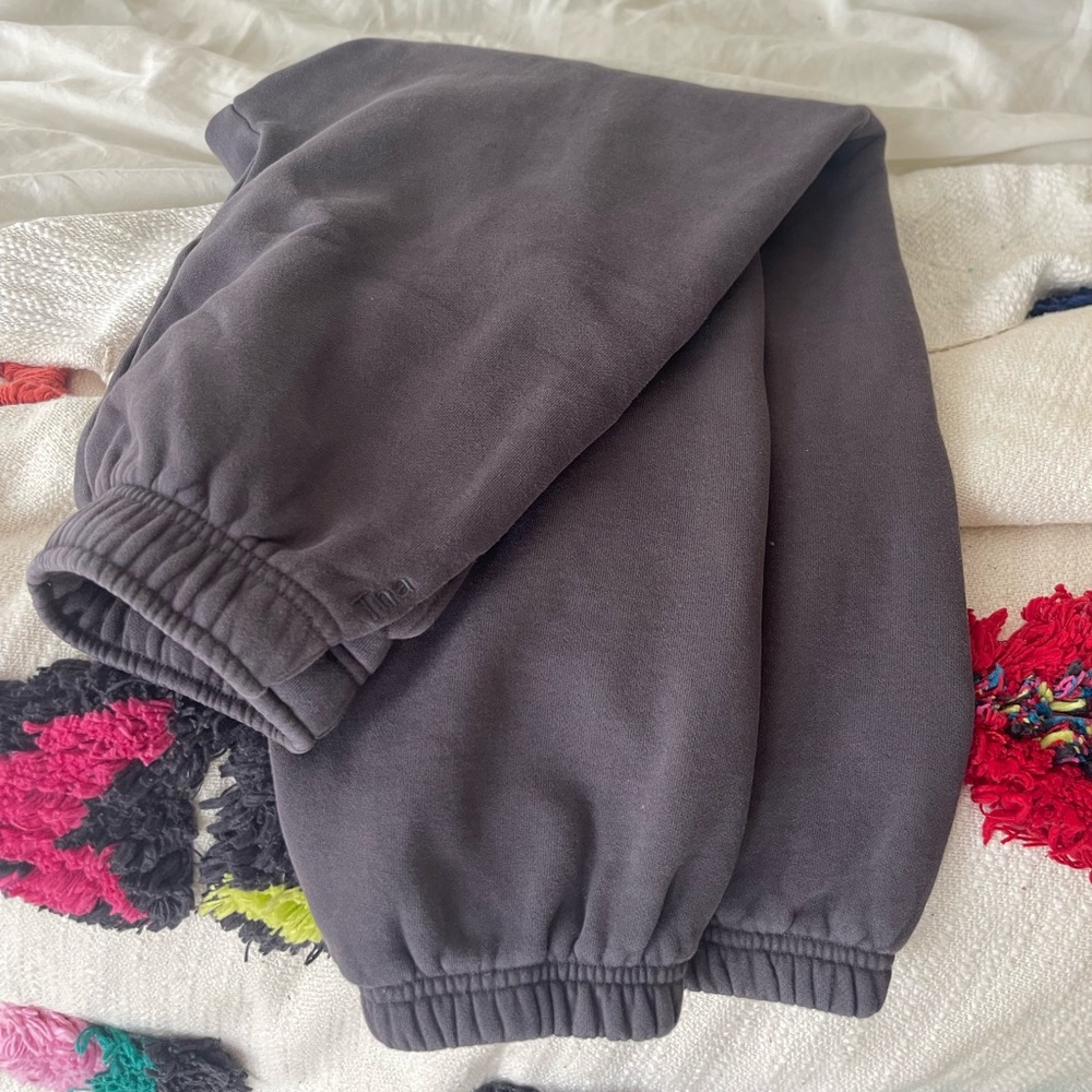 ON HOLD :) TNA mega cozy sweatpants
